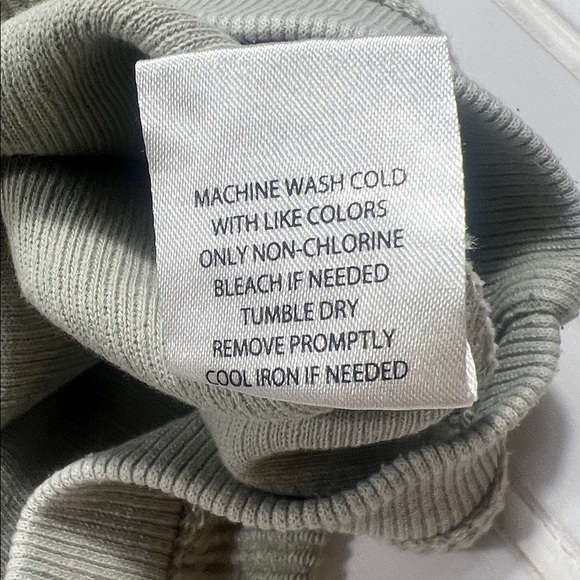 NASH Collection Ribbed Crewneck - Picture 4 of 5